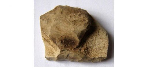 Скребок. Подлинник. Прикамье IV тыс. до н.э. - VIII в.н.э. Кремень, скол, крутая скребковая односторонняя ретушь